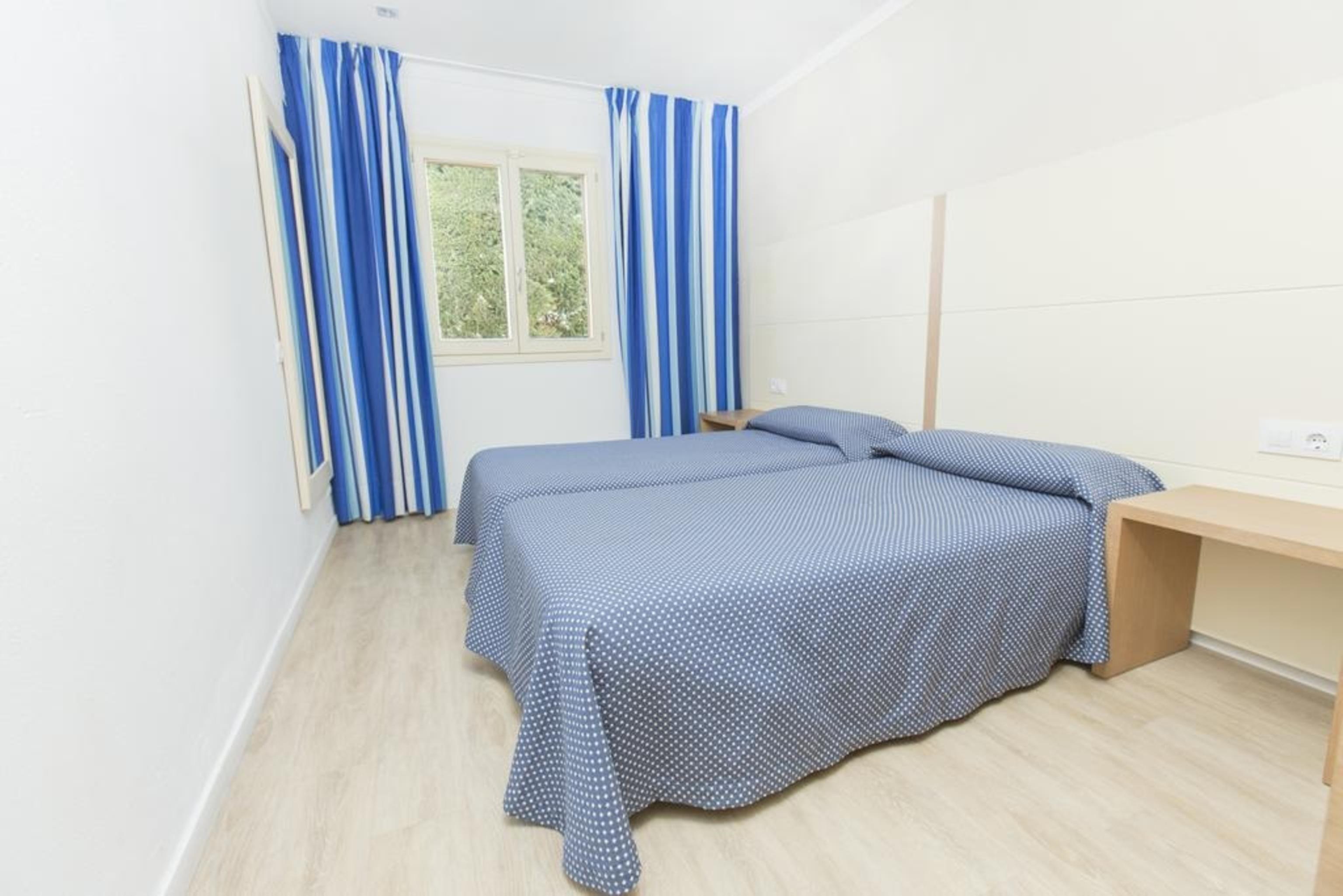 Aparthotel Flora Port de Pollença Zewnętrze zdjęcie