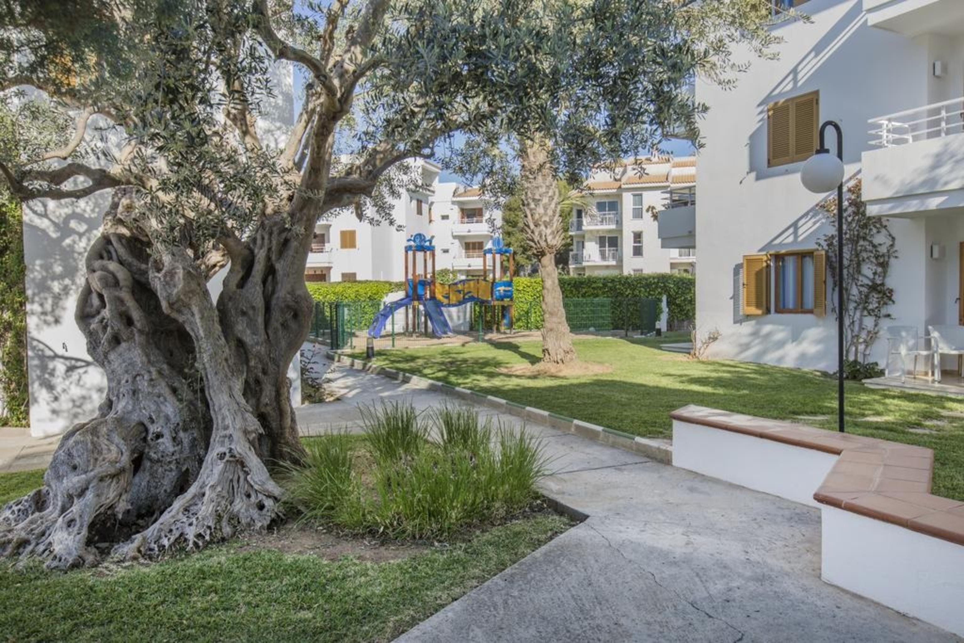 Aparthotel Flora Port de Pollença Zewnętrze zdjęcie