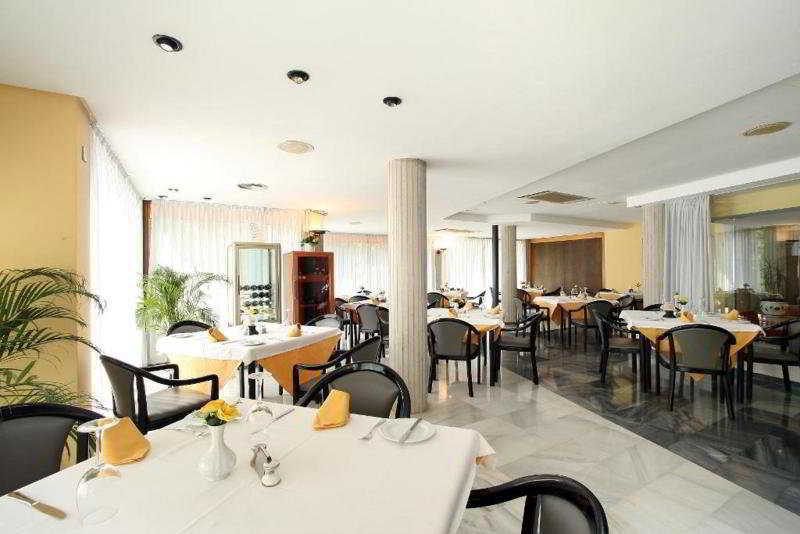 Aparthotel Flora Port de Pollença Zewnętrze zdjęcie